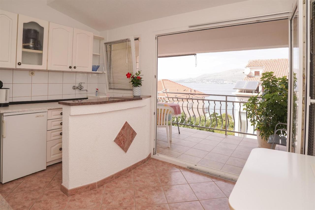 Apartments Mare Трогир Номер фото