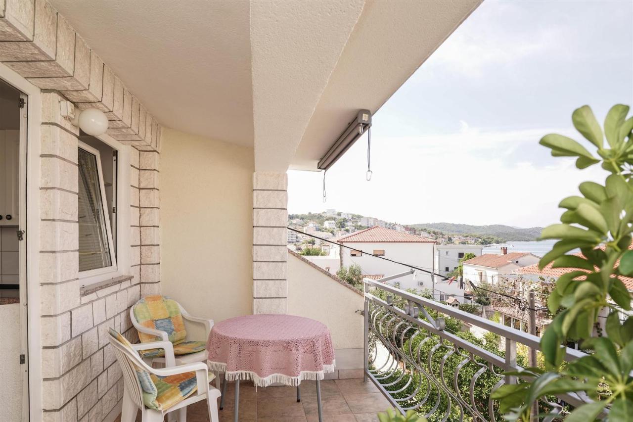 Apartments Mare Трогир Номер фото
