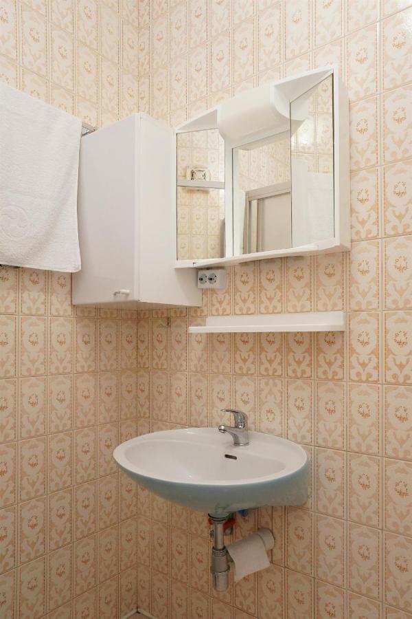 Apartments Mare Трогир Экстерьер фото